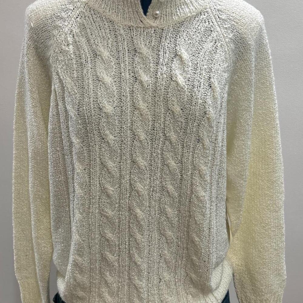 NWT Vintage Miranda Pearl Button Cable Knit Sweater - Size M